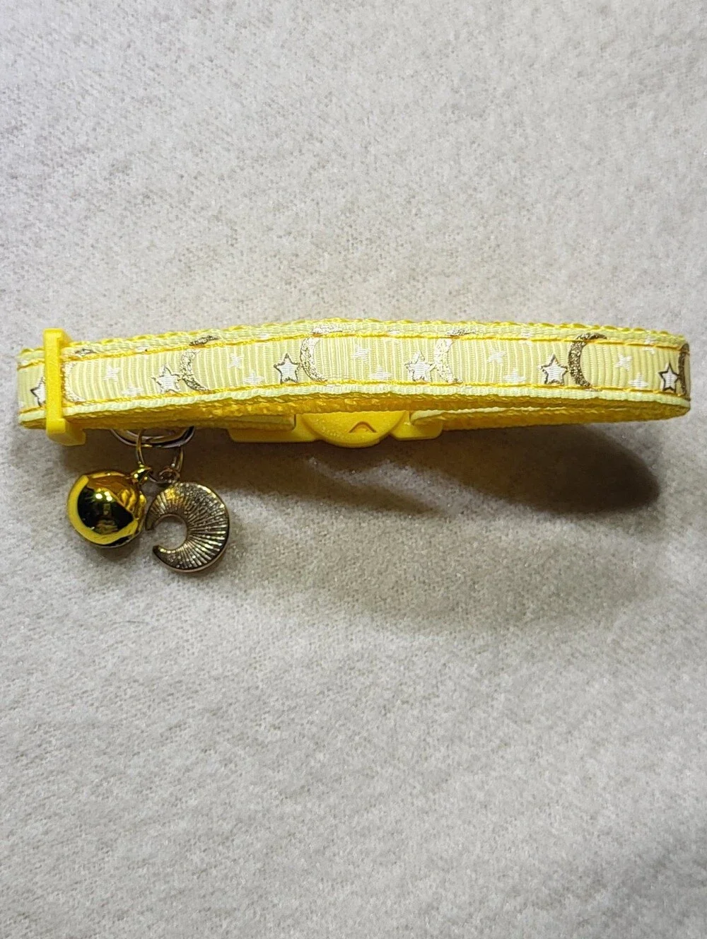 Yellow NWOT Breakaway Adult Cat Collar with Bell & Charm- 8in-12in